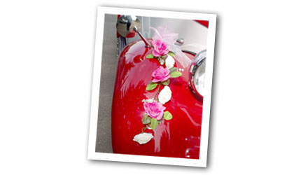kwiaty na auto do ślubu